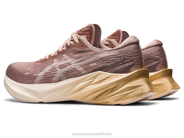Asics novablast 3 kvinnor D6D02428 fawn/mineralbeige